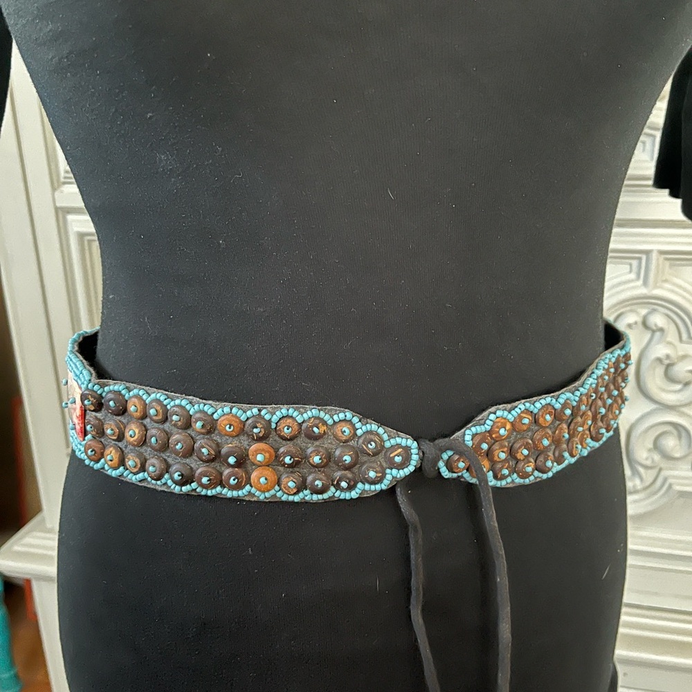 Women’s vintage 1990’s inspired shell and bead belt
